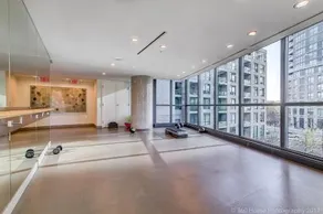 Gorgeous Downtown Oasis With Lake Views & Parking - Image 5
