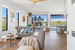Serenity Lake House - Image 5