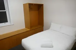 Okeefes Hotel Backpackers - Image 2