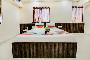 FabHotel Royal Inn - Image 2