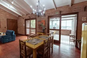 Tima Casa Ampla em Localiza o Privilegiada - Image 5