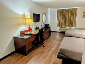 Econo Lodge Forsyth - Image 4
