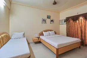Hotel Sai Moreshwar - Image 1