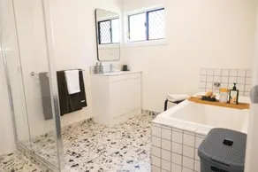 Comfortable Beach Home Scarborough - Image 3