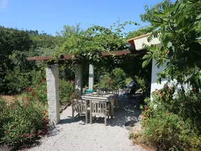 Detached Holiday Home With Shared Pool and Views - Image 4