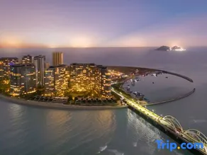 The sea Hotel. - Image 2
