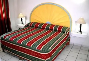 Hotel y Suites Santa Cecilia - Image 2