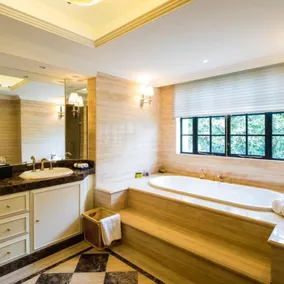 Imperial Palace Club - Image 3