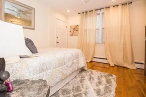 Sunny spacious 2 bed plus den MBTA mins to Boston - Image 2