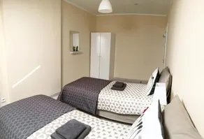 Luxury 3 bedroom Apartment - Image 3