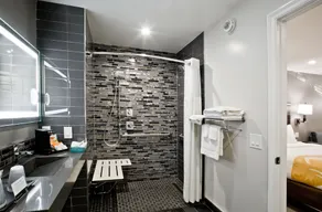 Quality Inn Hayward - Image 5