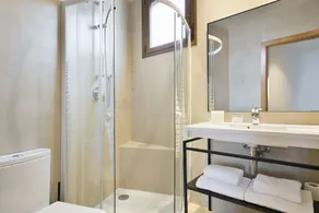 Uma Suites Luxury Midtown - Image 5