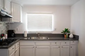 Charming 2BR Casita in Front of Park - Image 3