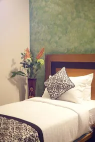 Hotel Pent House - Image 2