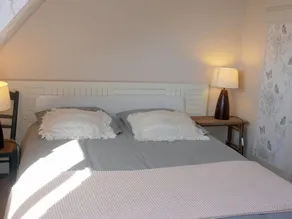 Holiday home with jacuzzi Guisseny - Image 4