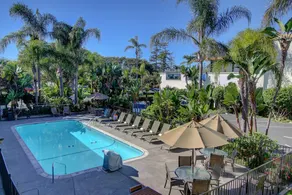 La Avenida Inn - Image 3