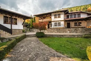 Kostadinovi Kashti Complex - Image 3