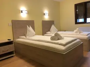 Larissa Hotel - Image 3