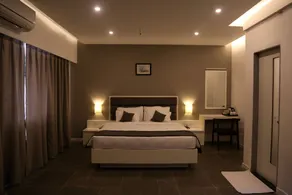 Dwarawata - The Door Town Hotel - Image 3