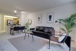 Walkable Alexandria Apts - Image 3