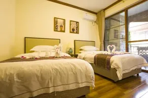 Emeishan Baiyin Hot Spring Smart Hotel - Image 3