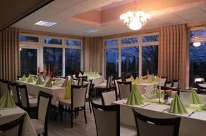 An der Therme - Image 4