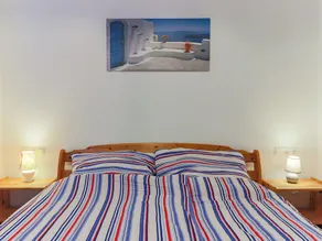 Central Apartment with Balcony, Terrace, Garden, Deckchairs - Image 2
