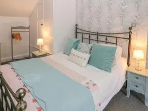 Bluebell Cottage - Image 2