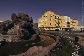 Flora Hotel Suites - Image 4