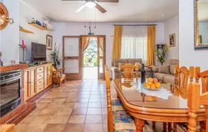 3 Bedroom Gorgeous Home In Rute - Image 4