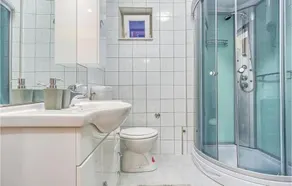 Four Bedroom Holiday Home In Vinovo Gornje - Image 5