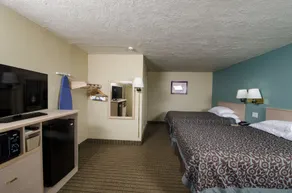 Days Inn by Wyndham Portland Central - Image 5