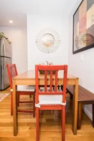 Sunny spacious 2 bed plus den MBTA mins to Boston - Image 3