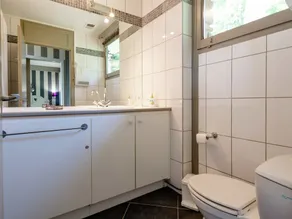 Attractive Holiday Home in Longfaye with Garden - Image 4