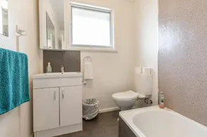 ☆Spacious Bungalow☆5min walk to station☆5min to Box Hill☆WiFi☆Parking - Image 4