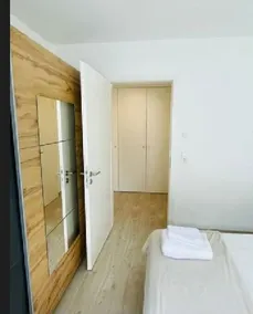 Cosy 1 bedroom in City Center w Terrace - Image 5