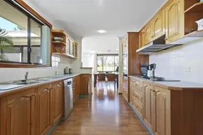 Spacious Family Home Leafy Suburb Pet Friendly - Image 4