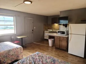 Etown Motel - Image 3