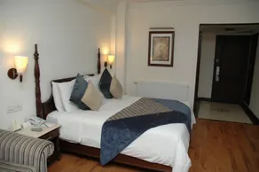 Golden Palms Hotel & Spa Sylverton - Image 3