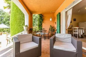 Mas Du Roc Bed & Breakfast - Image 2