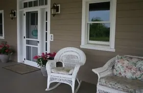 Springdale Inn - Image 2