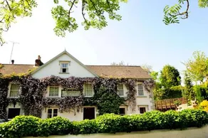 Auberge Du Val Hotel - Image 2