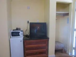 Relax Inn Tyler - Image 2