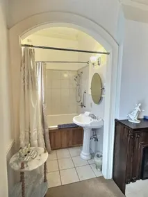 Historic Sion Bass Guest House - Image 4