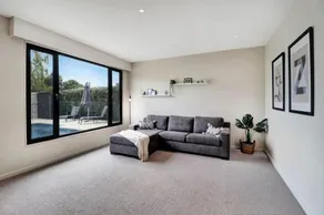 Banksia House - 5 Bedroom 2 bathroom home with pool and large yard. - Image 3