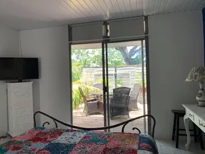 Mahina Apartment Elegantly Tropical - Image 3