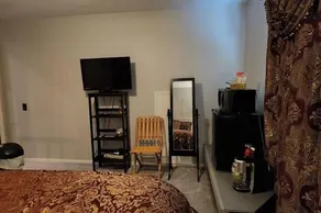 Room in Modern Castle - Image 4