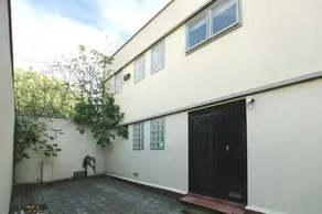 Fitzroy spacious house - Image 3