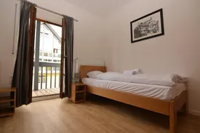 G&G Boardinghouse - Image 5