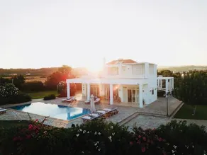 Belvedere Beachfront Villa - Image 3